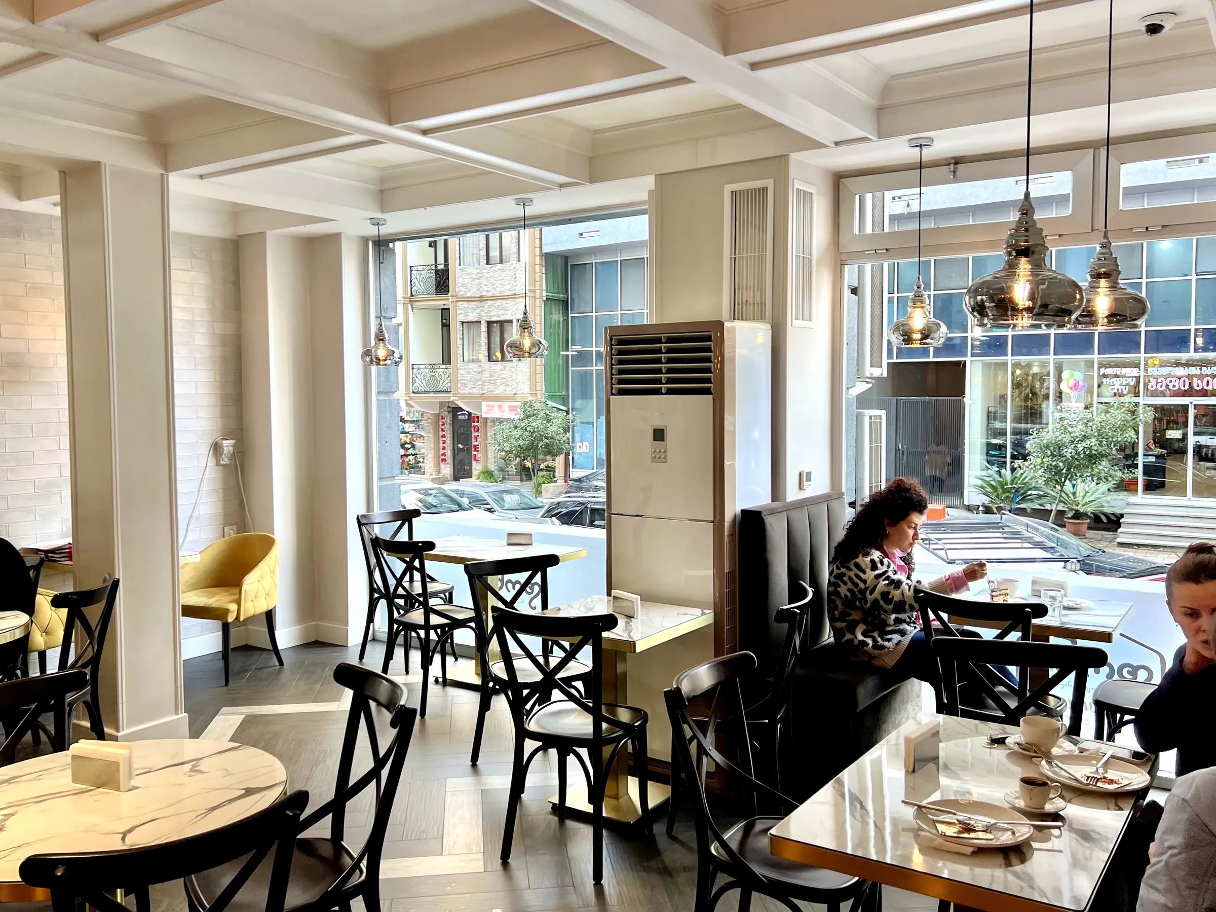 Dona Bakeshop & Cafe