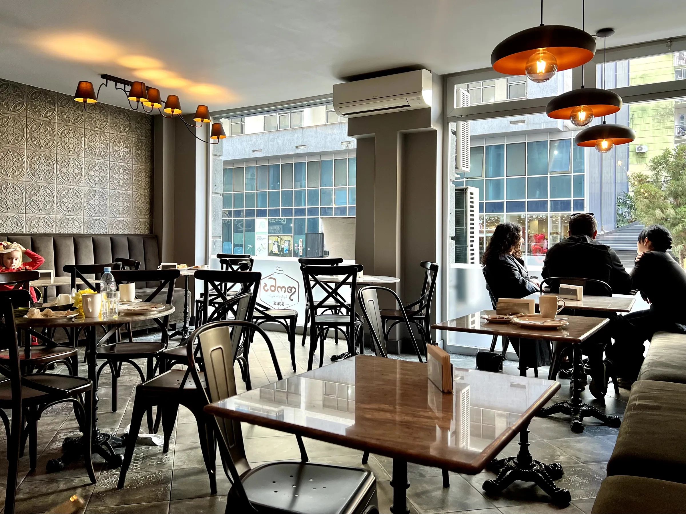 Dona Bakeshop & Cafe