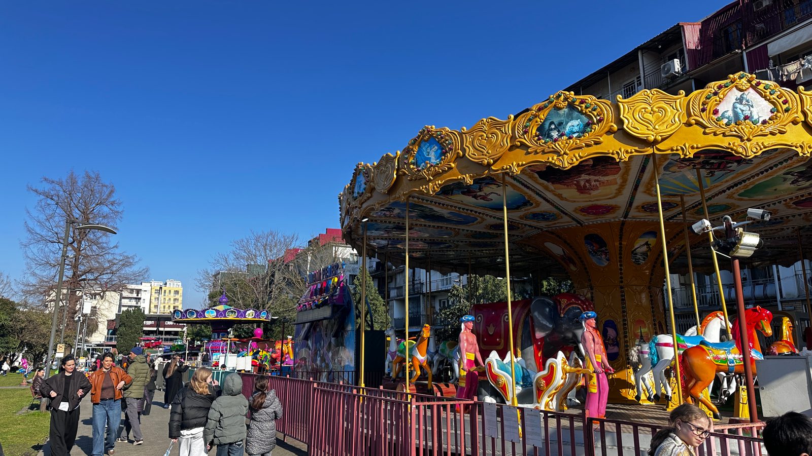 Kinderattraktionen im Batumi Central Park